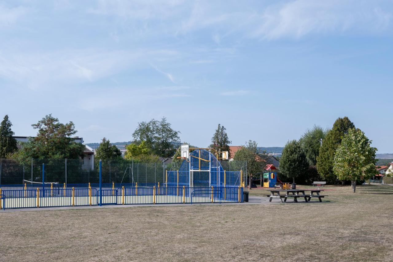 Une Halte Quelque Part Cheminot Zewnętrze zdjęcie